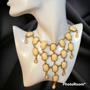 3/$30 VTG Creamy Yellow Geometric Cluster Cascade Bib Chandalier Necklace
